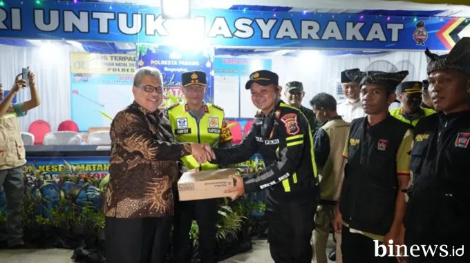 Ketua DPRD Sumbar Tinjau Pos Pengamanan Nataru, Serahkan Bantuan untuk Petugas