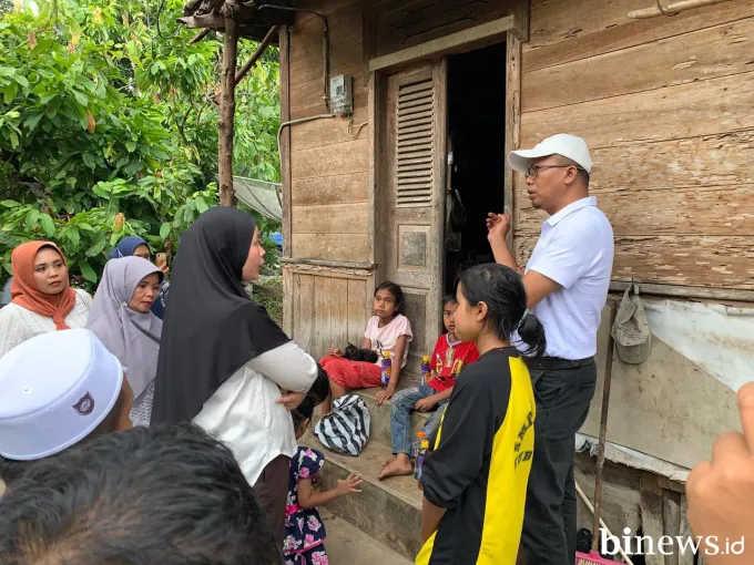 Ketua TP-PKK Kabupaten Solok Kunjungi Lima Bersaudara di Nagari Selayo