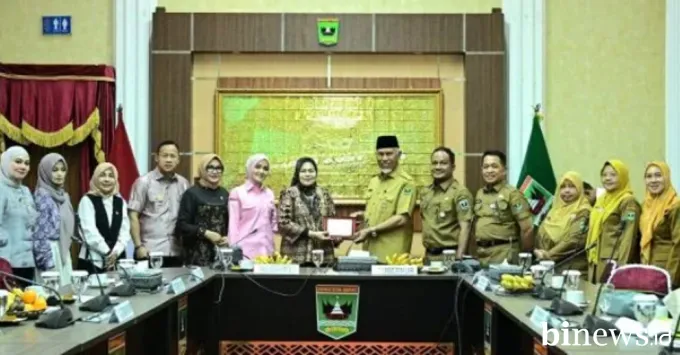 Gubernur Sumatera Barat (Sumbar), Mahyeldi Ansharullah...