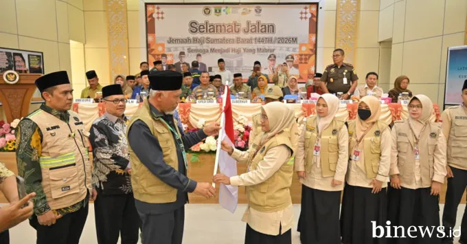 Mahyeldi Ansharullah Lepas Keberangkatan 384 Calon Jemaah Haji Kloter 1 Embarkasi Padang...