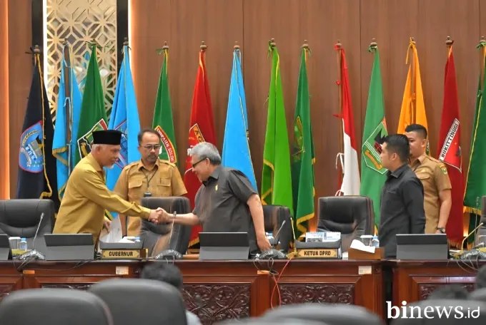 Mahyeldi Beri Masukan Dua Ranperda Usulan DPRD Sumbar