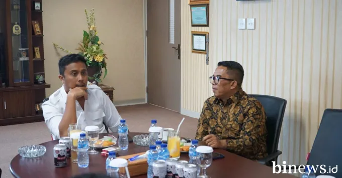 Wakil Gubernur (Wagub) Sumbar, Vasko Ruseimy, yang...