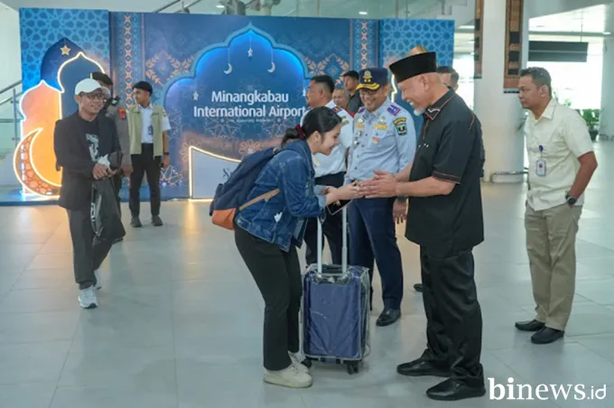 Pantau Arus Mudik di BIM, Mahyeldi Pastikan Layanan Aman dan Nyaman bagi Pemudik
