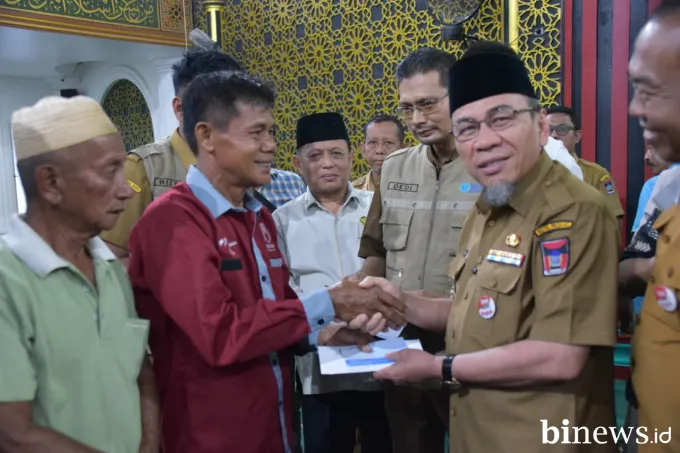 Pemko dan BAZNAS Padang Salurkan Bantuan pada Korban Kebakaran di Pemancungan
