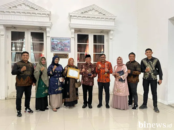 Pemko Padang Raih Peringkat Satu KIP 2025, Maigus Nasir Dinobatkan sebagai Tokoh...