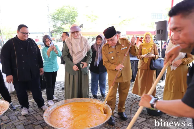 Pemko Padang Siapkan 1.500 Paket Rendang untuk Korban Bencana