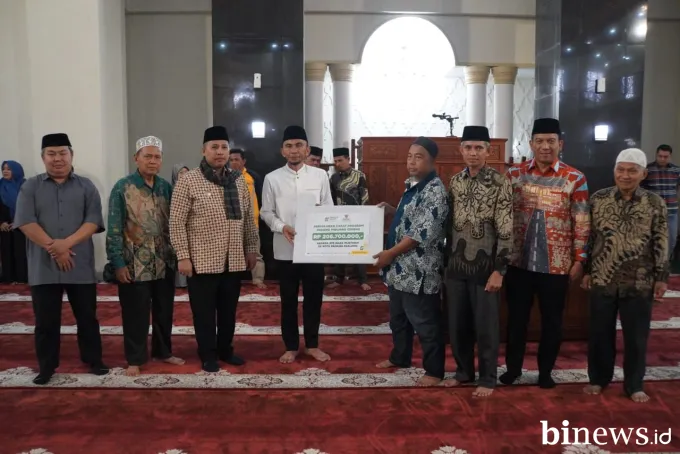 Pemko Salurkan Bantuan Program Padang Panjang Cerdas Baznas kepada 233 Mustahik