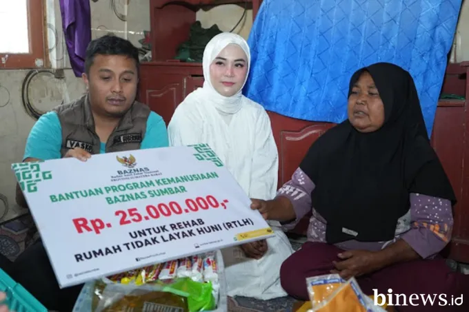 Pemprov Sumbar Bedah Rumah Warga Kurang Mampu di Solok, Wagub Vasko Salurkan Bantuan Rp25...