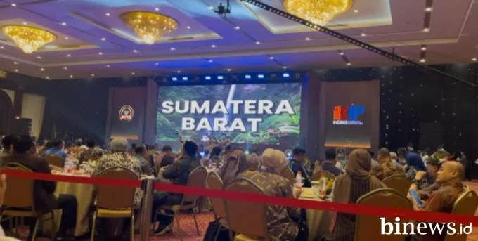 Pemprov Sumbar dan Tiga Kampus di Padang Raih Predikat Informatif pada Anugerah...
