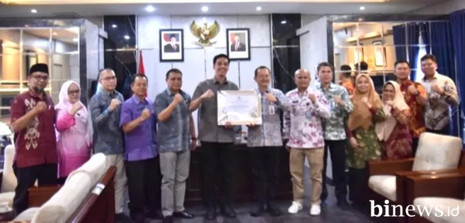 Penguatan Nilai Hukum, Songket Siliungkang Terima Piagam Penetapan KBKI