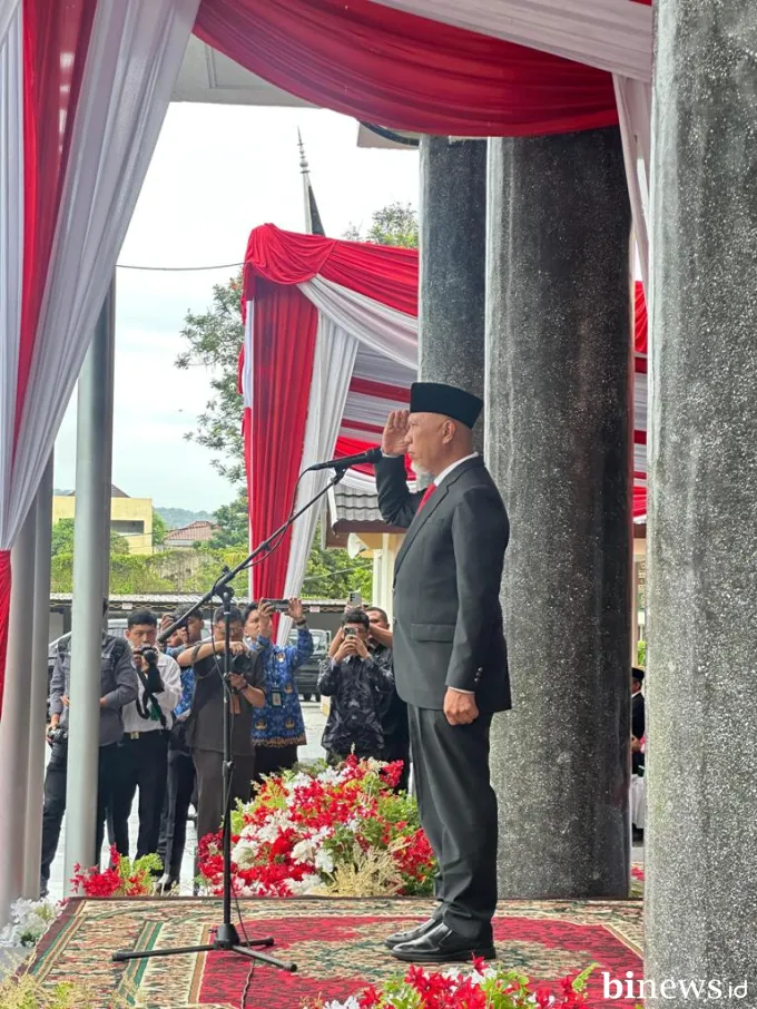 Peringati Hari Pahlawan, Gubernur Mahyeldi Pimpin Upacara dan Serukan Nilai Keikhlasan