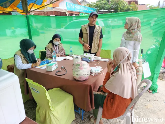 Posko Semen Padang Peduli Layani Pengobatan Gratis 84 Korban Banjir di Pauh