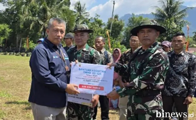 PT Semen Padang Dukung TMMD 125, Salurkan 500 Zak Semen untuk Pembangunan Desa di Solsel...