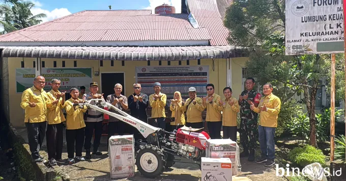 PT Semen Padang Kucurkan Rp64 Juta untuk Pemberdayaan Petani dan UMKM