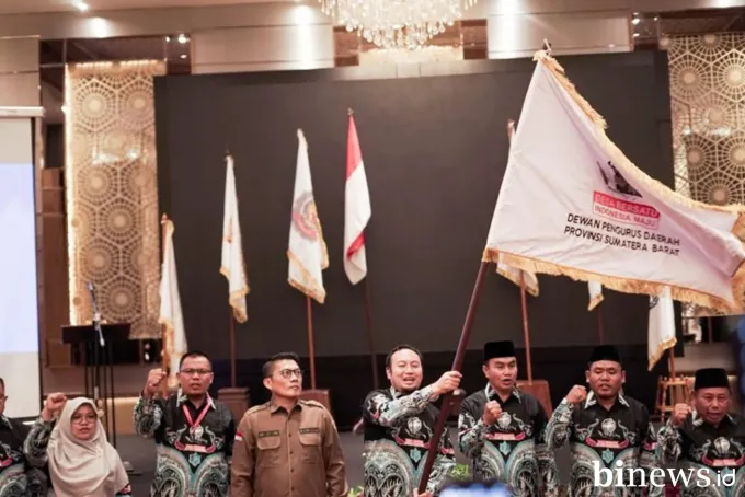 Rahmat Saleh Resmi Pimpin Desa Bersatu Sumbar