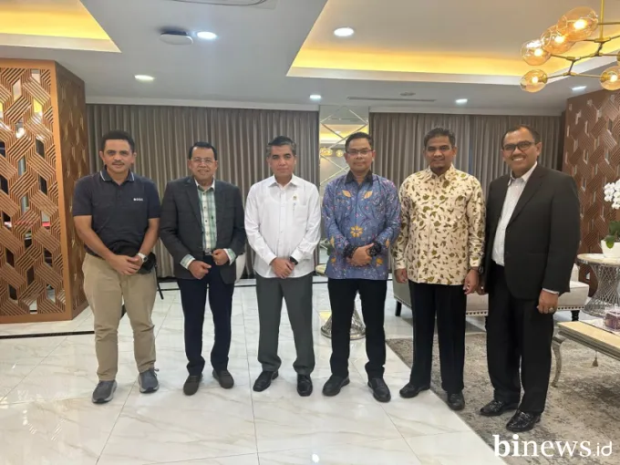 Rektor UNP Tuntaskan Enam Agenda Strategis dalam Kunjungan Kerja ke Jakarta