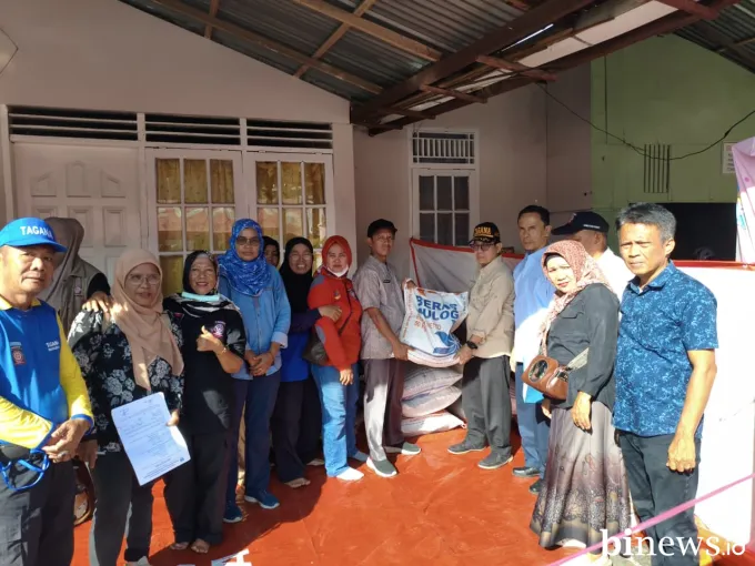 Respons Cepat, Pemprov Sumbar Salurkan 317 Kg Beras untuk Dapur Umum Kebakaran Pasar...