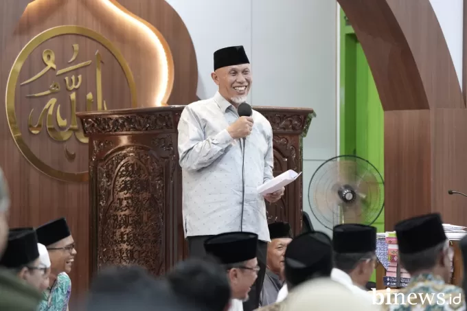 Safari Ramadhan Ke Masjid Al-Madaniy, Gubernur Sumbar Salurkan Bantuan Rp 91 Juta