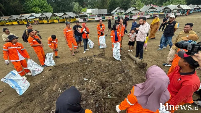 Sambut Wisatawan Lebaran, Wako Fadly Amran Pastikan Fasilitas Pantai Air Manis Prima