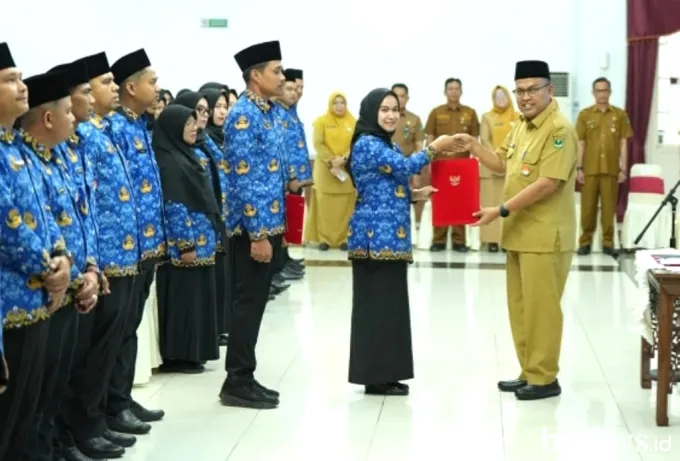 Sebanyak 117 PPPK Paruh Waktu Pemprov Sumbar Terima SK