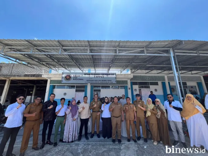 Sekda Medison Serahkan Makanan Bergizi Gratis untuk Siswa SMPN 2 Gunung Talang