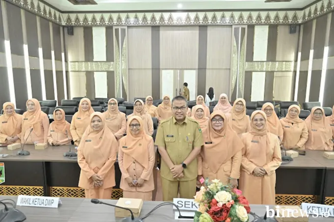 Sekdaprov Sumbar: Istri ASN Miliki Peran Strategis dalam Pembangunan Daerah