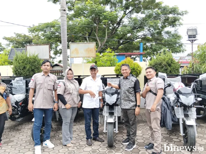 Serahkan 10 Bentor, Evi Yandri Dorong Pengelolaan Sampah Berbasis Masyarakat