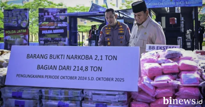 Presiden Prabowo Subianto memusnahkan barang bukti narkoba...