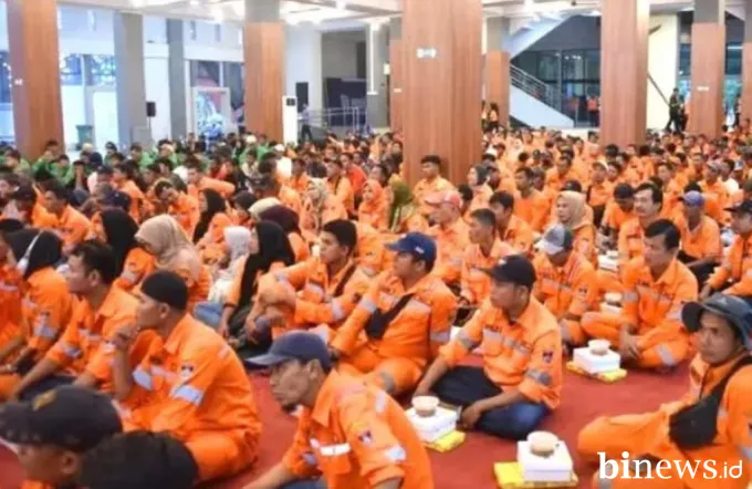 Tak Libur Saat Lebaran, Pasukan Oranye Jaga Kebersihan Kota Padang