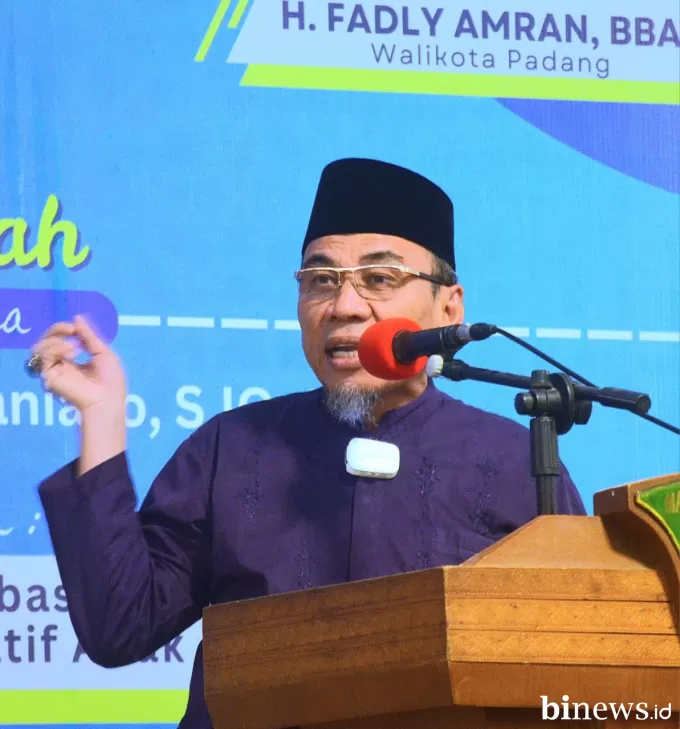 Tausiah Ramadhan di Masjid Agung Nurul Iman, Wawako Maigus Nasir Sosialisasikan Progul...