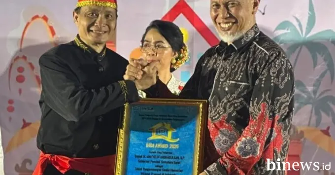 Tokoh Penggerak Homestay, Gubernur Sumbar Dianugerahi IHSA Award 2025