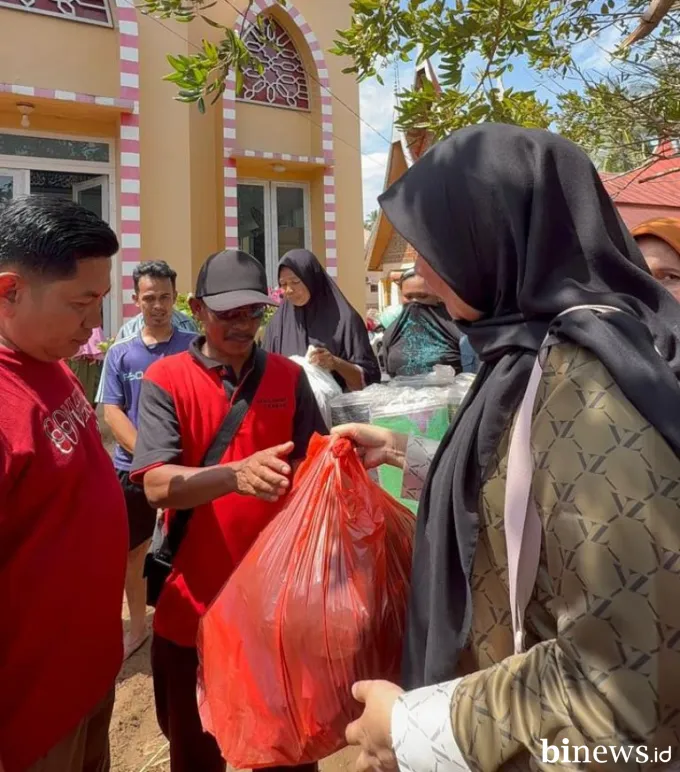 TP-PKK dan GOW Kota Sawahlunto Salurkan Bantuan untuk Korban Banjir Bandang di Kabupaten...