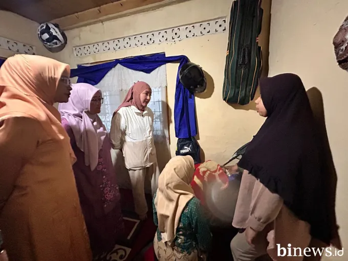 TP-PKK Padang Panjang Serahkan Bantuan Rp13,25 Juta untuk Balita Penderita Hidrosefalus