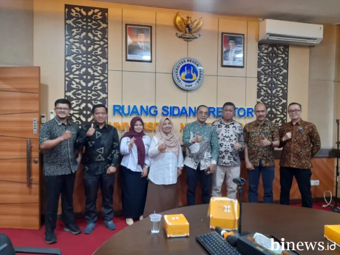 UNP dan BKKBN Sumbar Gelar Simposium Forum Rektor Kependudukan Nasional