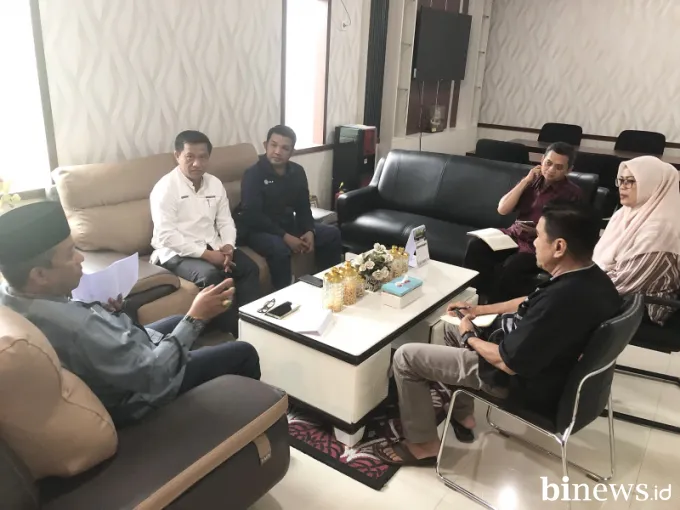 UNP Gandeng DLH Sumbar Siapkan Mahasiswa KKN Jadi Agen Pengelolaan Sampah