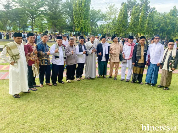UNP Gelar Shalat Idul Adha di RTH Rektorat, Rektor: Kurban Momentum Refleksi dan Solusi...