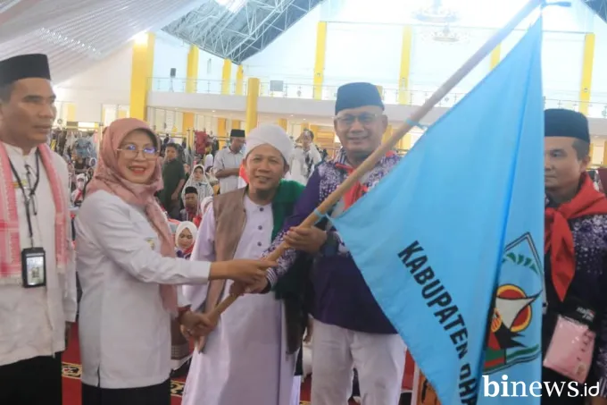Wabup Leli Arni Lepas 182 Jemaah Calon Haji Asal Dharmasraya