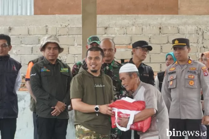 Wabup Lima Puluh Kota Salurkan Bantuan untuk Warga Terdampak Banjir di Nagari Galugua