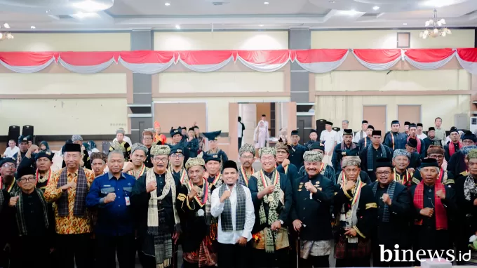 Wabup Solok Kukuhkan Pengurus LKAM 2024-2029, Perkuat Peran Adat dalam Pembangunan Daerah