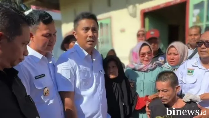 Wagub Sumbar Bebaskan Antoni yang Bertahun-tahun Hidup Dalam Pasungan