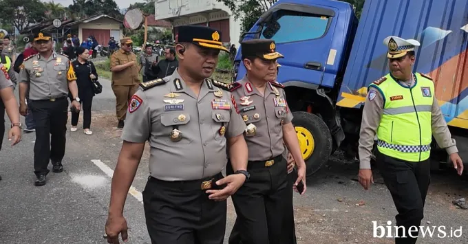 Wakapolda Sumbar Datangi Lokasi Laka Padang Panjang, Sampaikan Duka dan Imbau Keselamatan