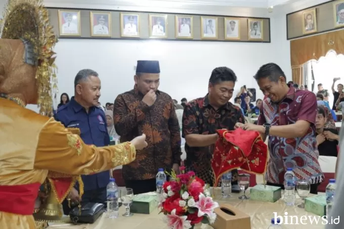 Wakil Ketua DPRD Sumbar Evi Yandri Hadiri Peringatan Hari Buruh Internasional