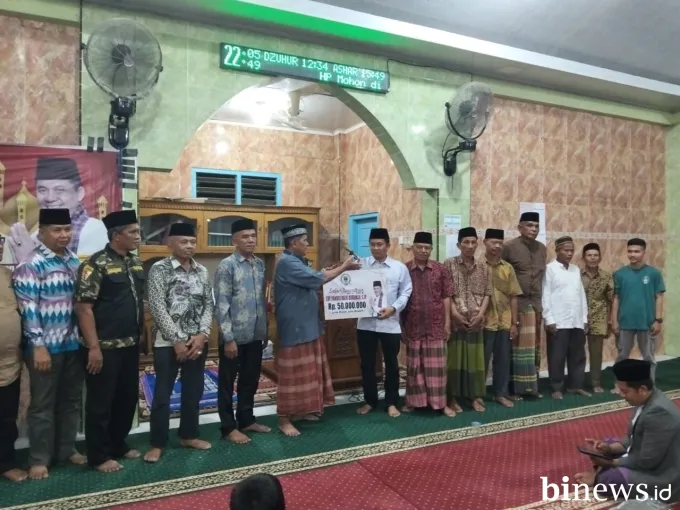 Wakil Ketua DPRD Sumbar Evi Yandri Rajo Budiman Gelar Safari Ramadan di Masjid...