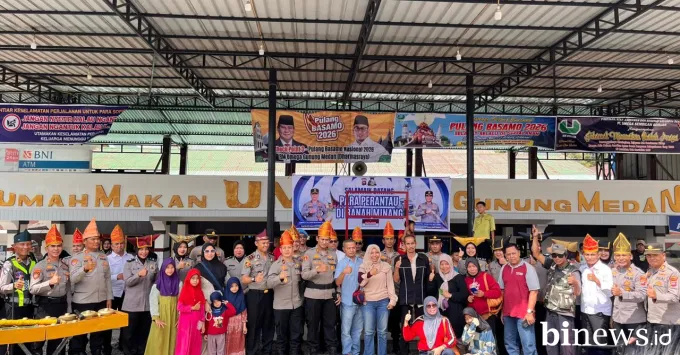 Penyambutan perantau oleh Kapolres Dharmasraya AKBP...