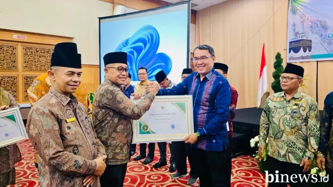 Wako Hendri Arnis Raih Penghargaan Kemenag RI atas Dukungan Penyelenggaraan Haji 2025