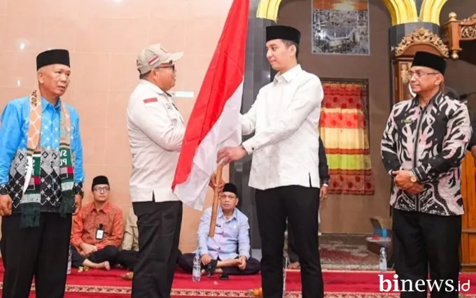 Wako Riyanda Lepas Keberangkatan 58 Calon Jamaah Haji Kota Sawahlunto