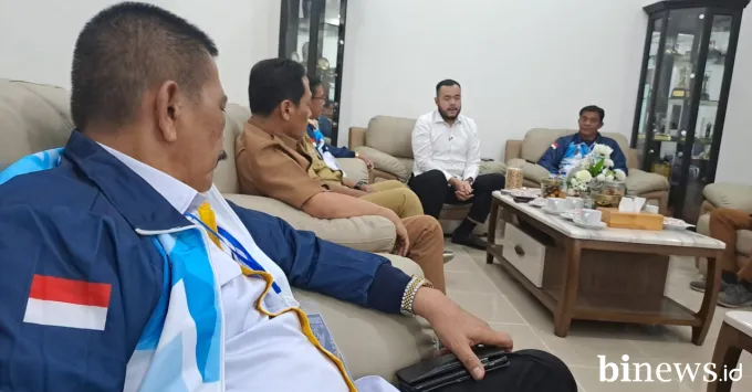 Wali Kota Padang Fadly Amran memberikan apresiasi penuh...