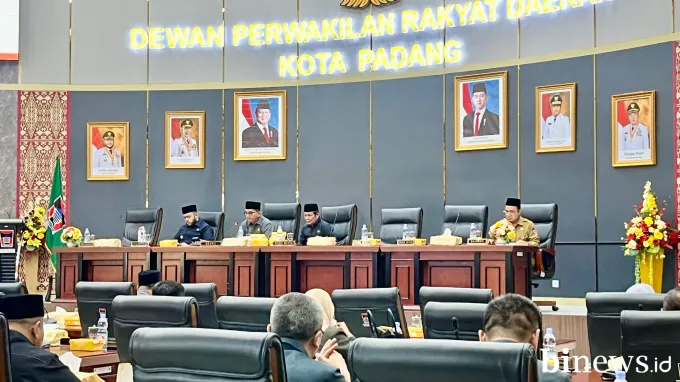 Wali Kota Padang Fadly Amran Sampaikan Tiga Ranperda ke DPRD untuk Perkuat Tata Kelola...