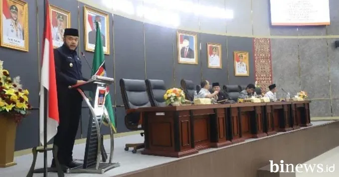 Wali Kota Padang Sampaikan Jawaban Fraksi-Fraksi DPRD Terkait RAPBD 2026