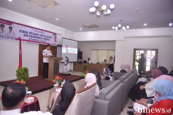 Wali Kota Sawahlunto Buka Pelatihan Public Speaking untuk Perempuan Profesional